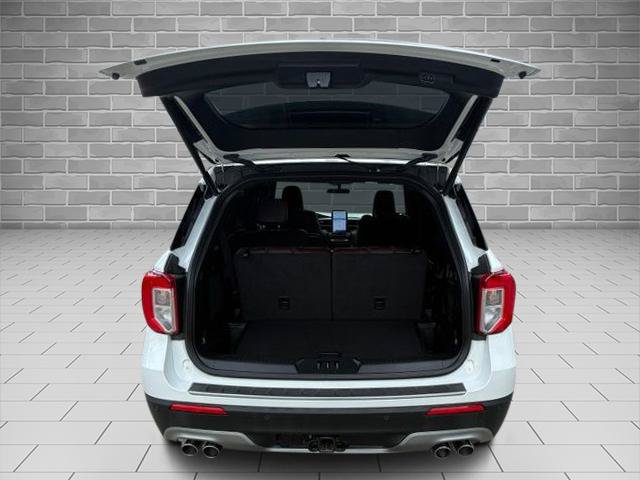 Certified 2023 Ford Explorer Platinum w/ Technology Package AWD/4WD image 5