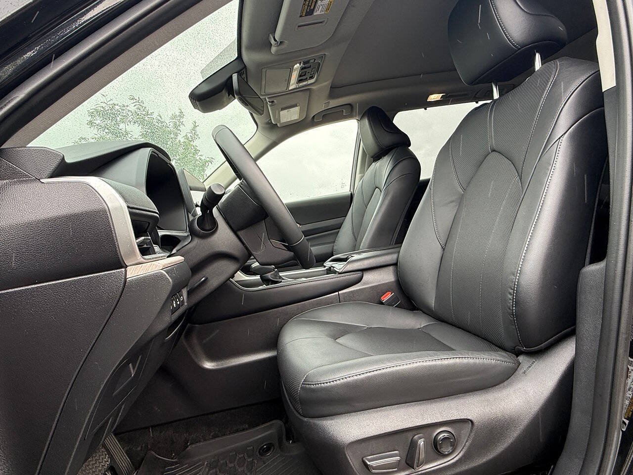Used 2025 Toyota Grand Highlander AWD Hybrid image 11
