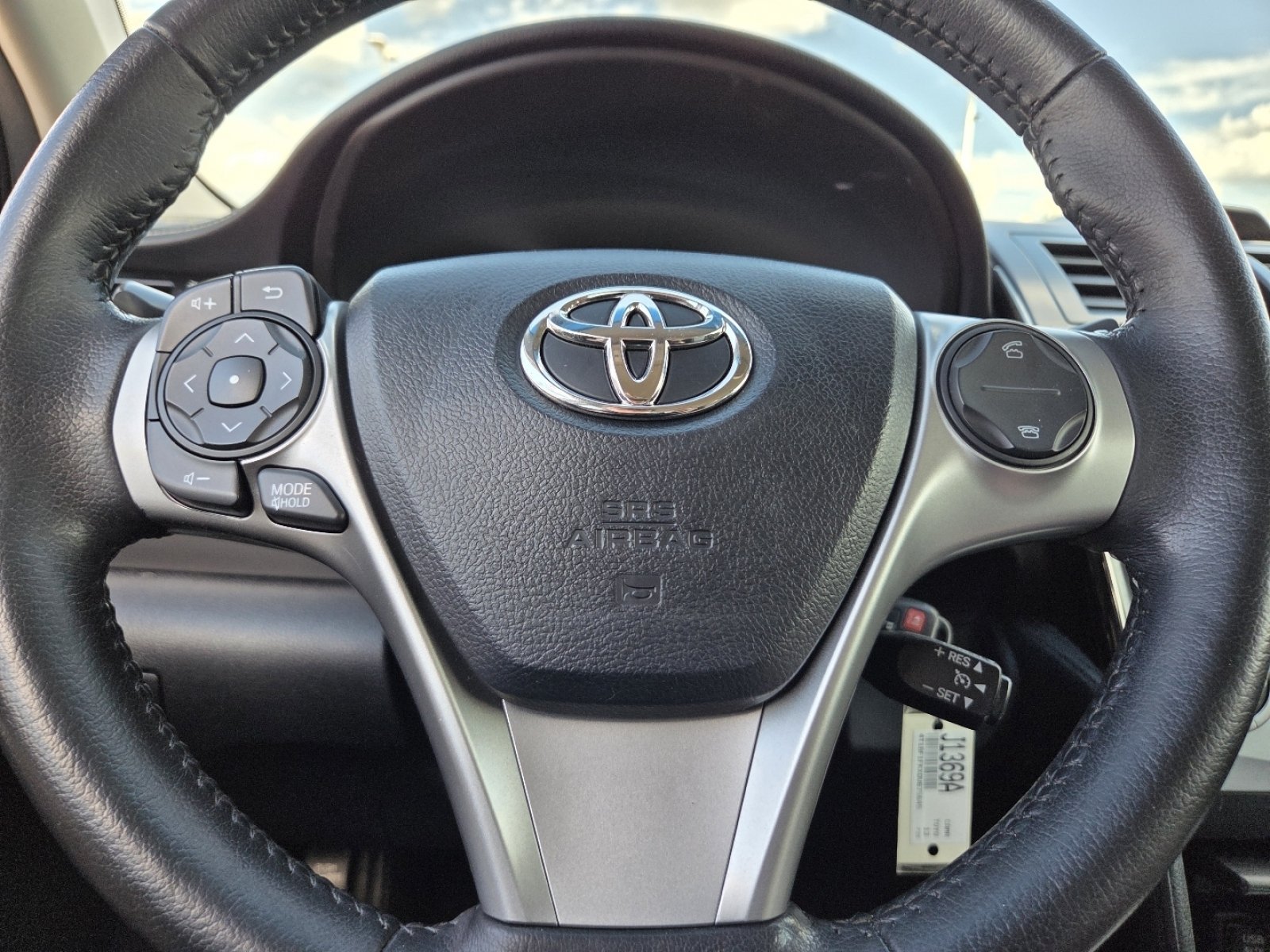 Used 2013 Toyota Camry SE FWD image 25