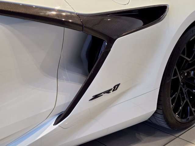 New 2027 Chevrolet Corvette ZR1 w/ ZR1 Carbon Fiber Aero Package RWD image 13