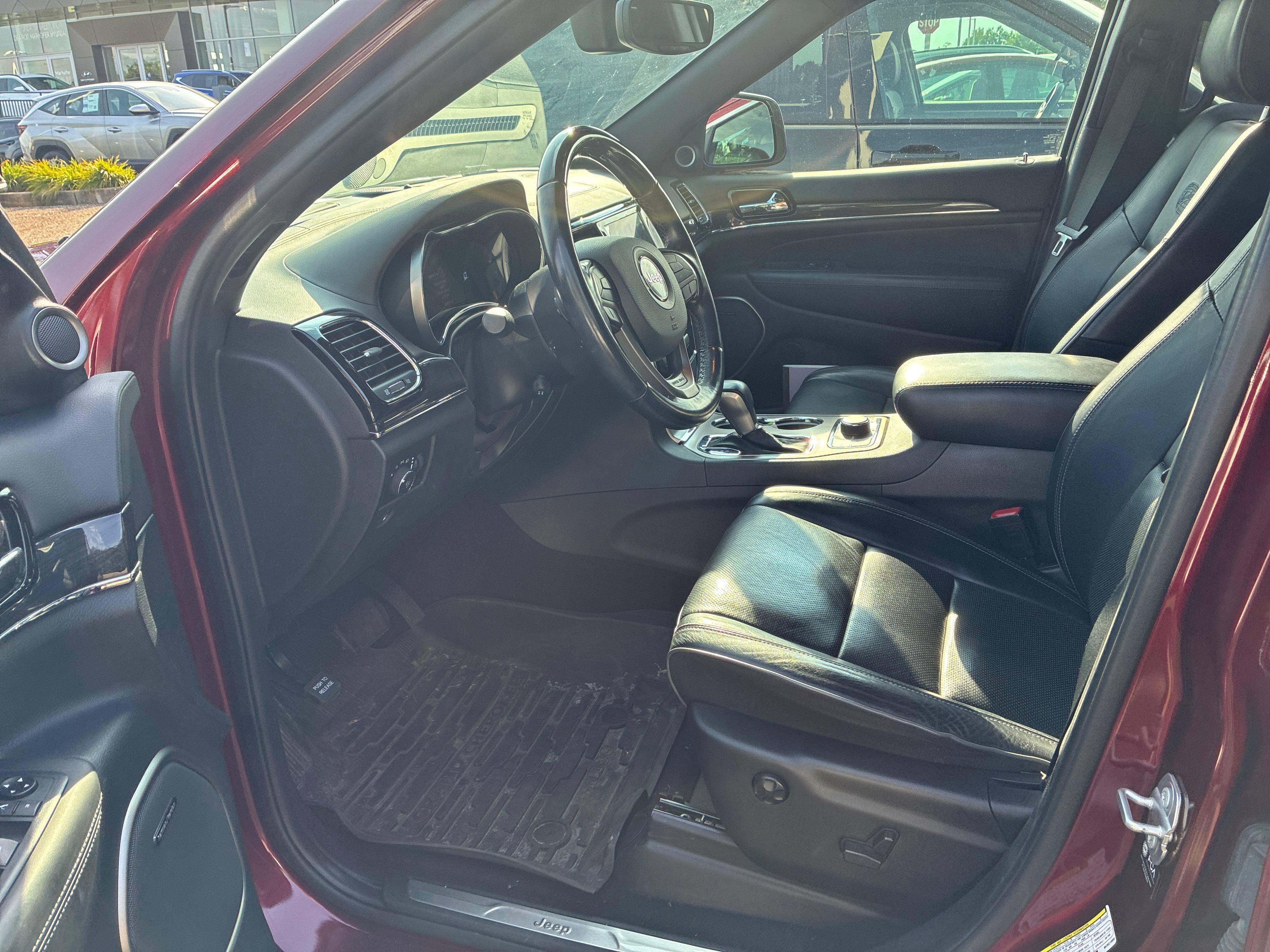 Used 2021 Jeep Grand Cherokee Overland AWD/4WD image 7