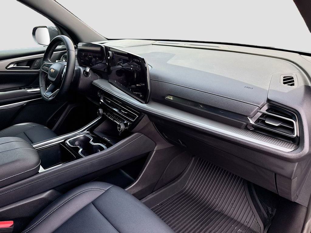 Used 2026 Chevrolet Traverse LT w/ Driver Confidence Package image 26