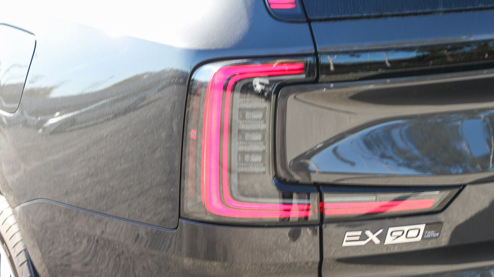 New 2025 Volvo EX90 Ultra w/ Protection Package Premier image 9