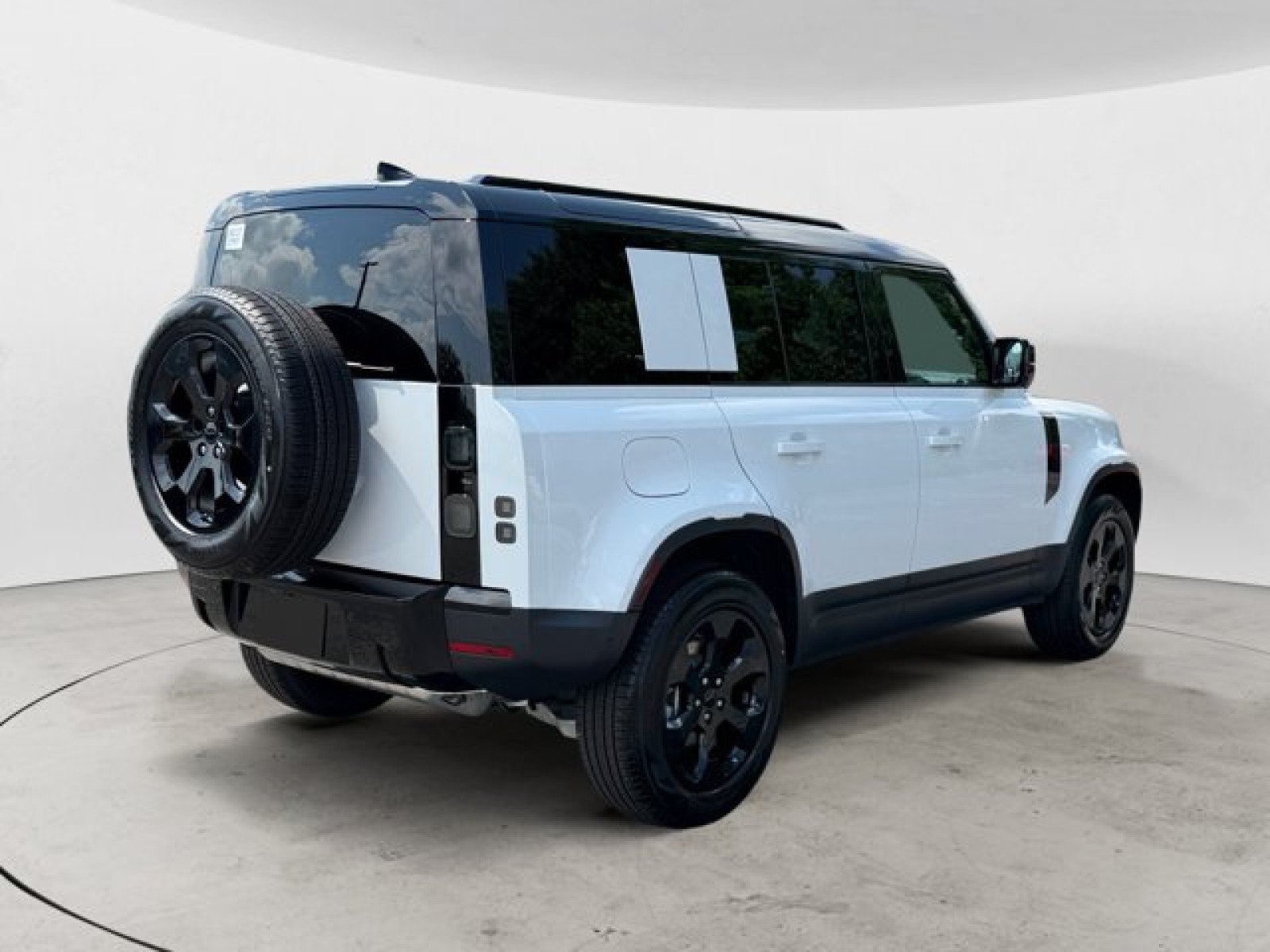 New 2026 Land Rover Defender 110 S AWD/4WD image 4