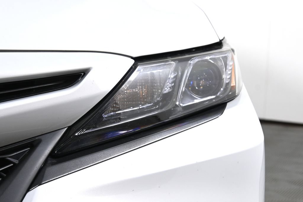 Used 2024 Toyota Camry SE w/ Cold Weather Package AWD/4WD image 11