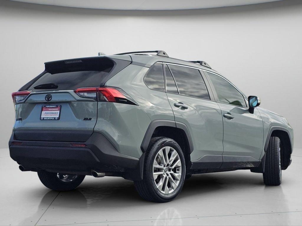 Used 2023 Toyota RAV4 XLE Premium image 24