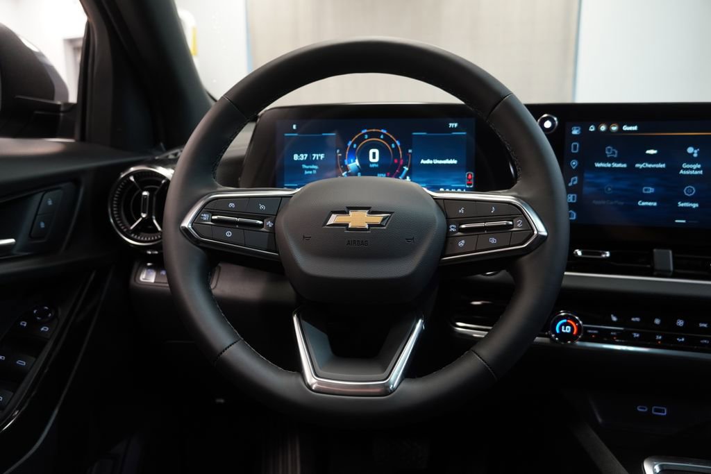 New 2026 Chevrolet Equinox LT w/ Convenience Package II FWD image 19