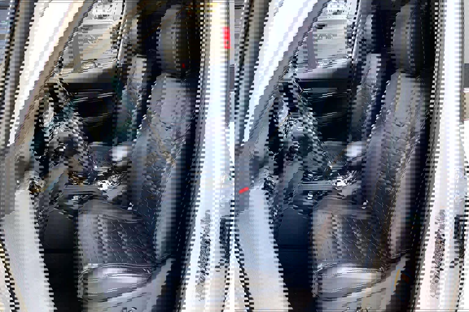 Used 2022 Kia Telluride SX w/ SX Prestige Package image 8