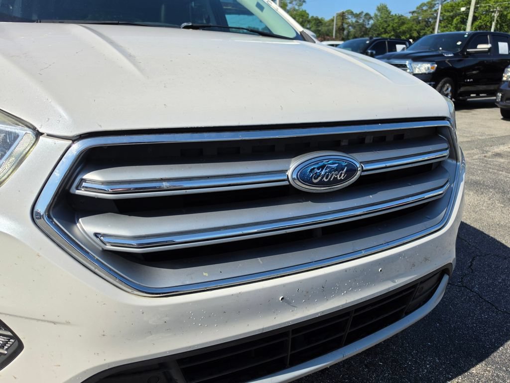 Used 2017 Ford Escape Titanium w/ Equipment Group 301A AWD/4WD image 16