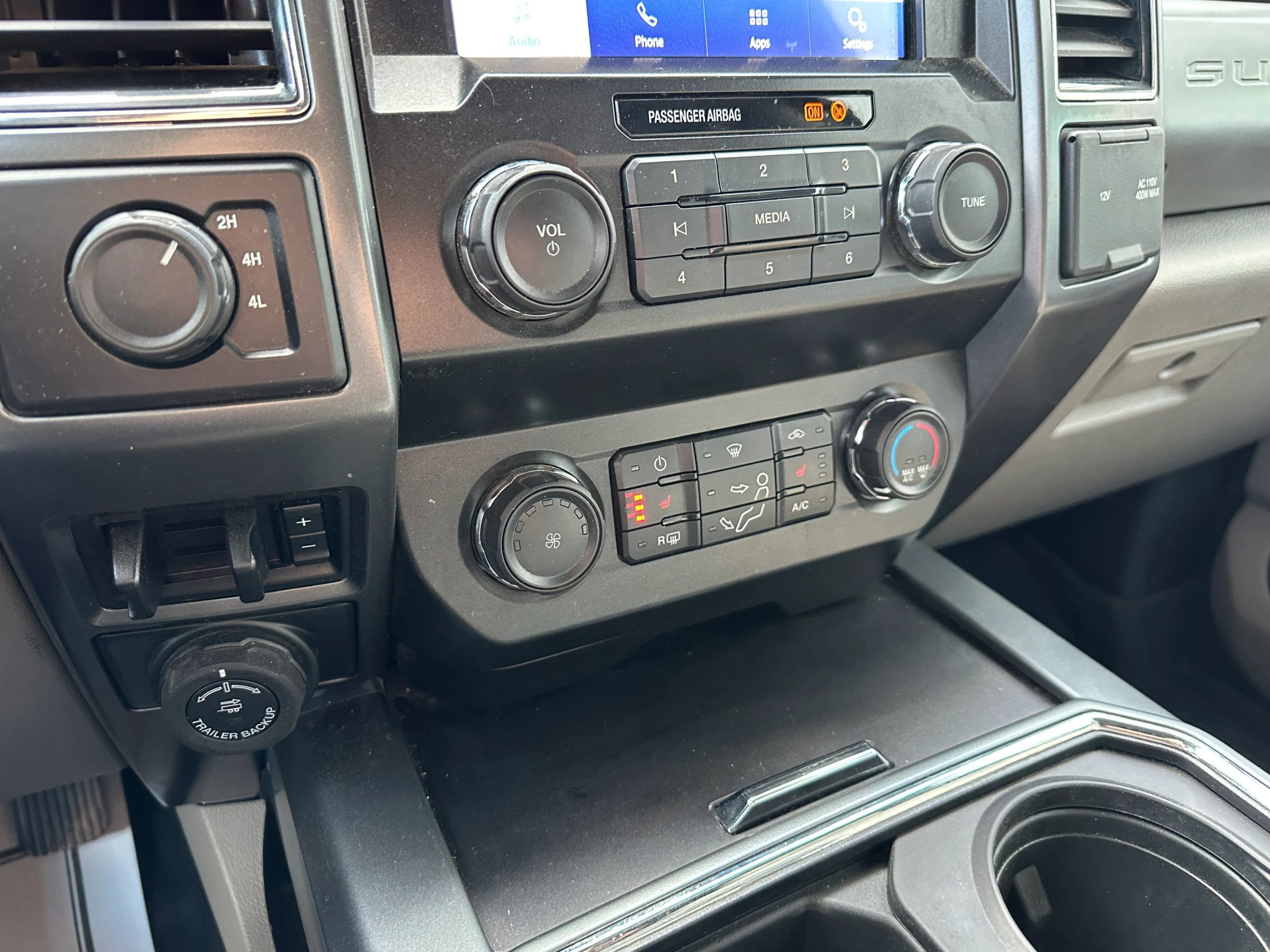 Used 2022 Ford F450 XLT w/ XLT Premium Package image 23