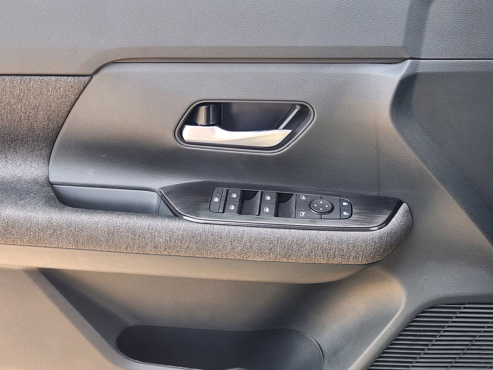 New 2026 Nissan Kicks SV image 19