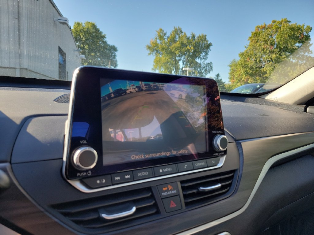 Used 2025 Nissan Altima 2.5 SV FWD image 30