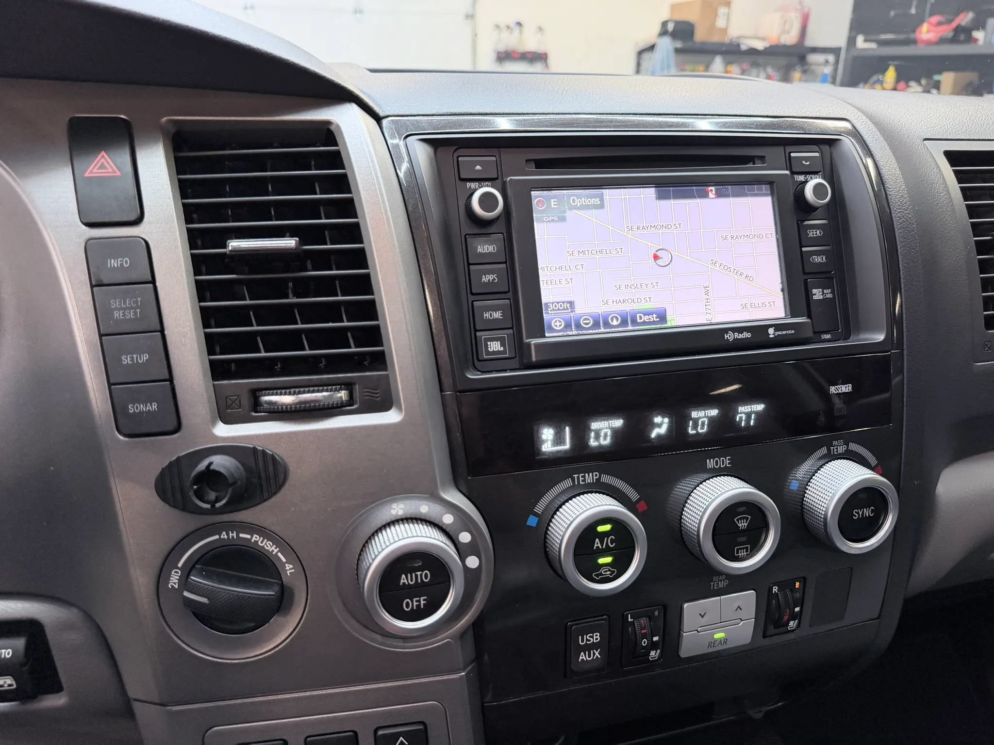 Used 2015 Toyota Sequoia Platinum AWD/4WD image 20
