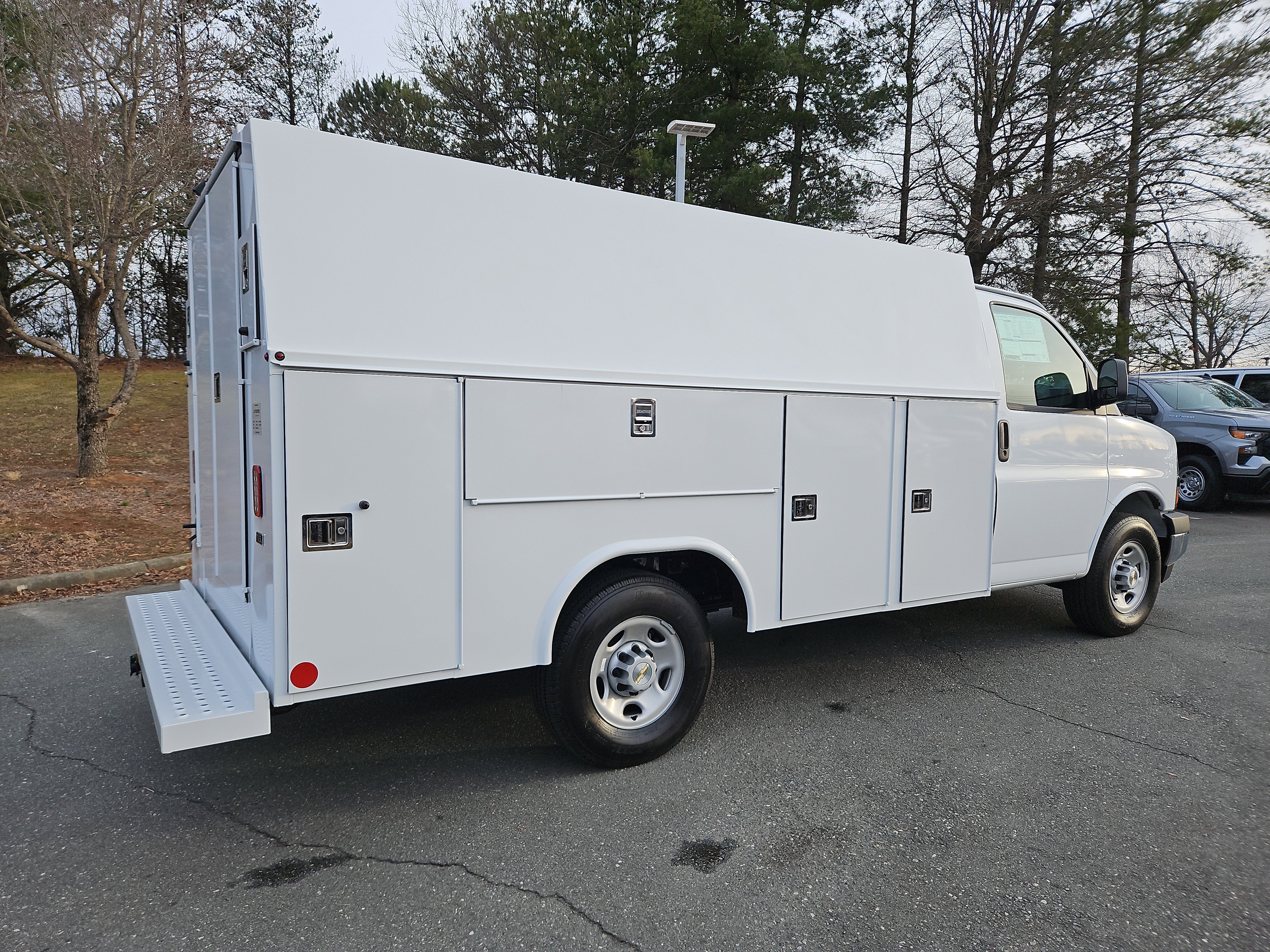 New 2026 Chevrolet Express 3500 w/ Power Convenience Package image 5