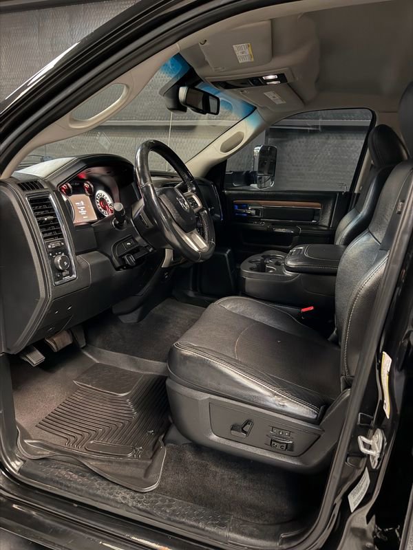 Used 2017 RAM 3500 Laramie w/ Convenience Group AWD/4WD image 9