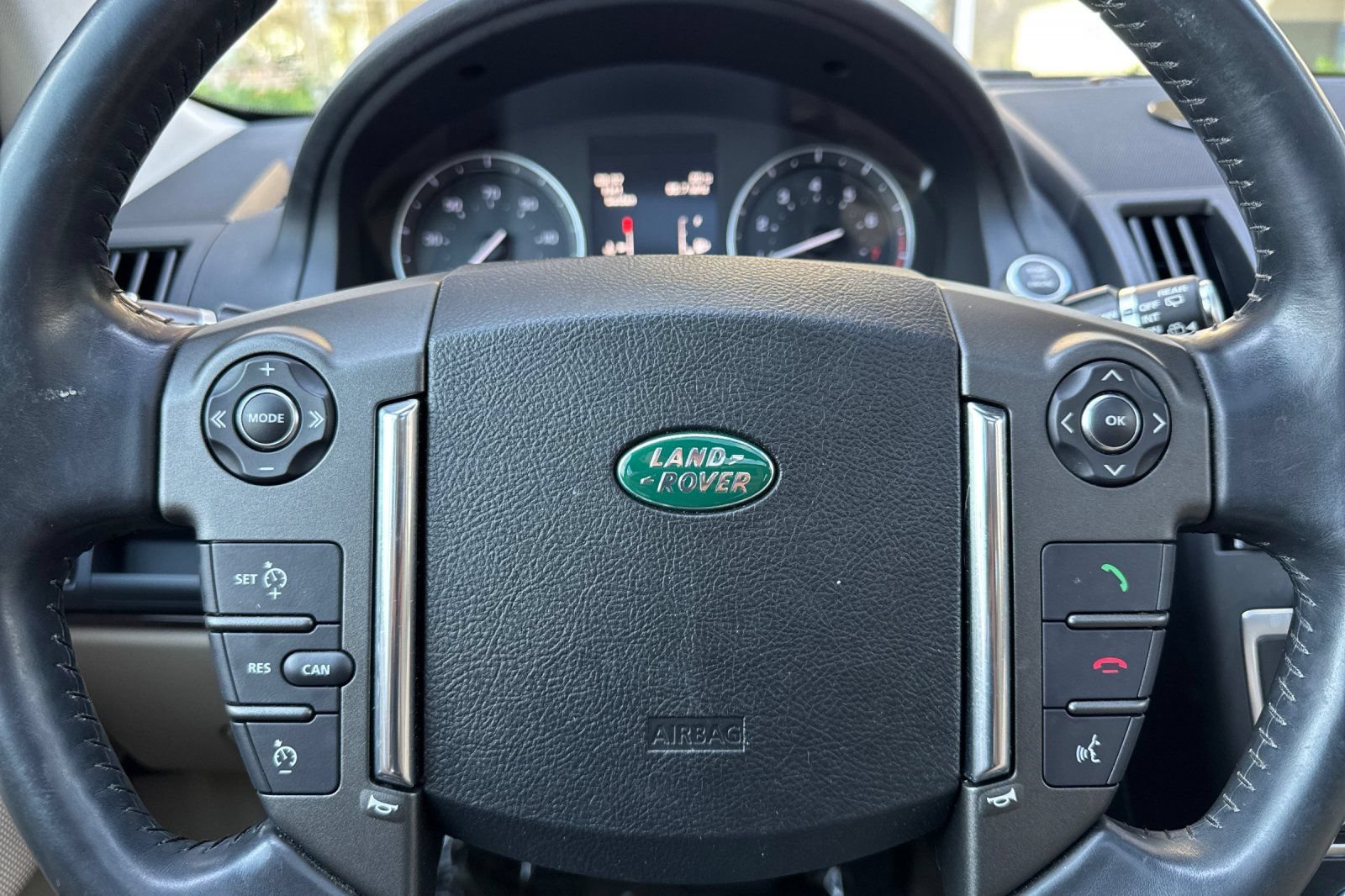 Used 2013 Land Rover LR2 AWD/4WD image 23