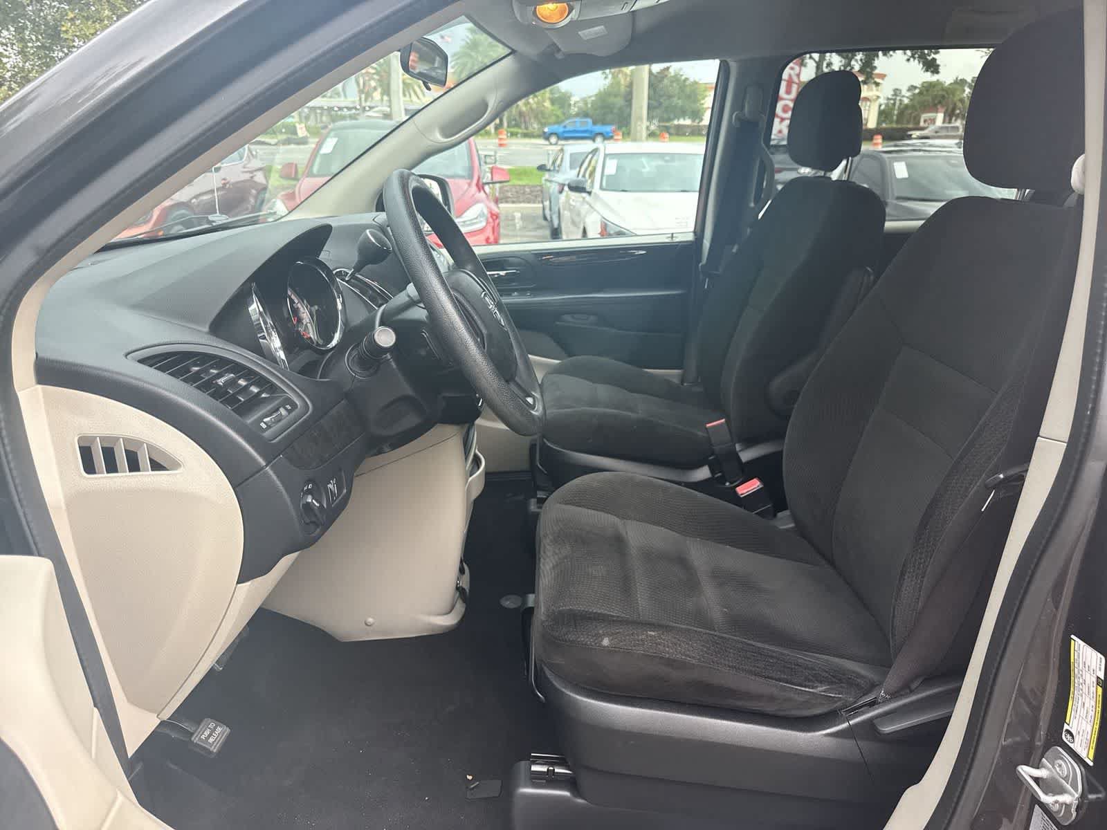 Used 2017 Dodge Grand Caravan SE w/ Power Window Group FWD image 13