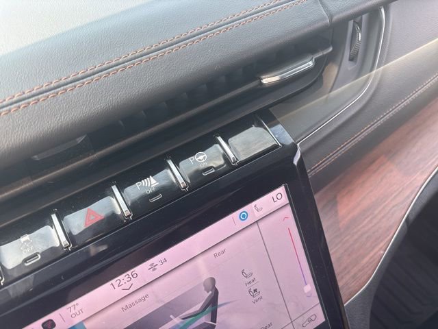 Used 2023 Jeep Grand Cherokee L Summit w/ Luxury Tech Group V image 38