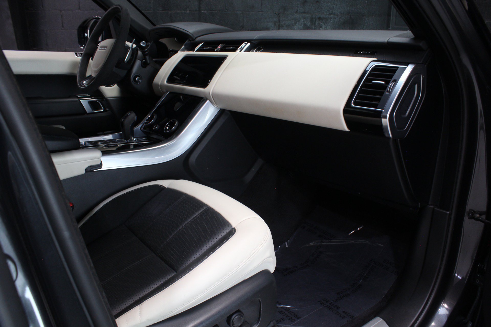 Used 2022 Land Rover Range Rover Sport HST AWD/4WD image 43