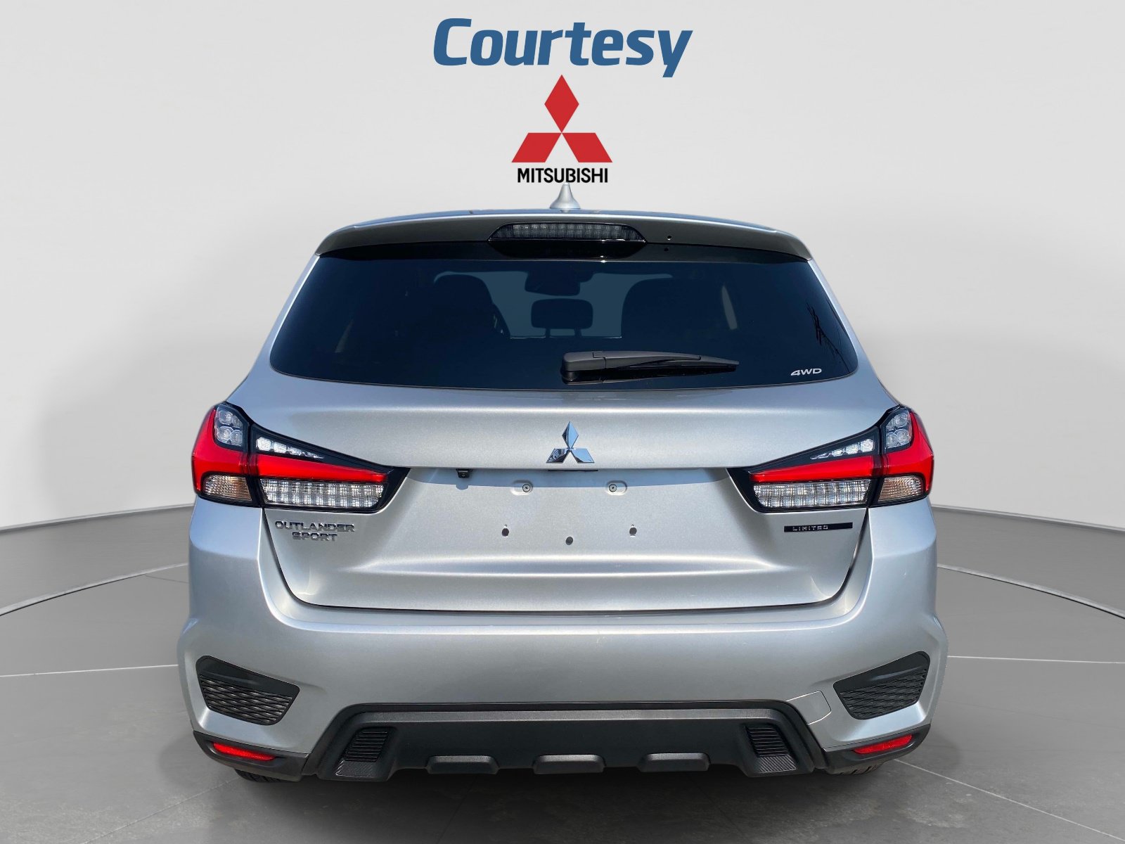 Used 2026 Mitsubishi Outlander Sport LE AWD/4WD image 4