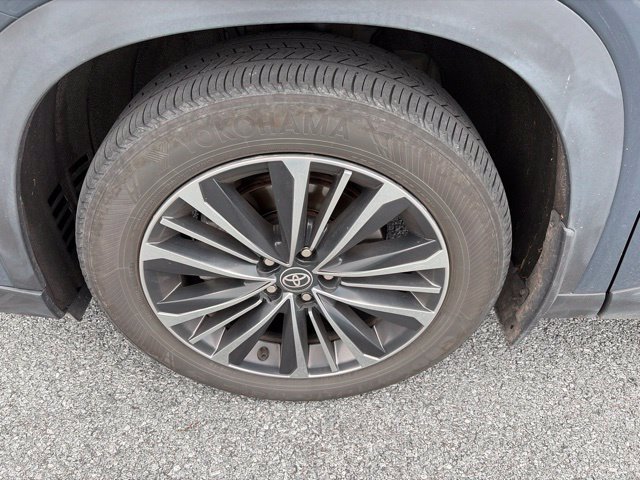 Used 2025 Toyota Grand Highlander AWD Hybrid image 12