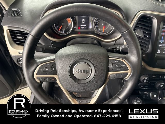 Used 2016 Jeep Cherokee Latitude w/ Cold Weather Group AWD/4WD image 12