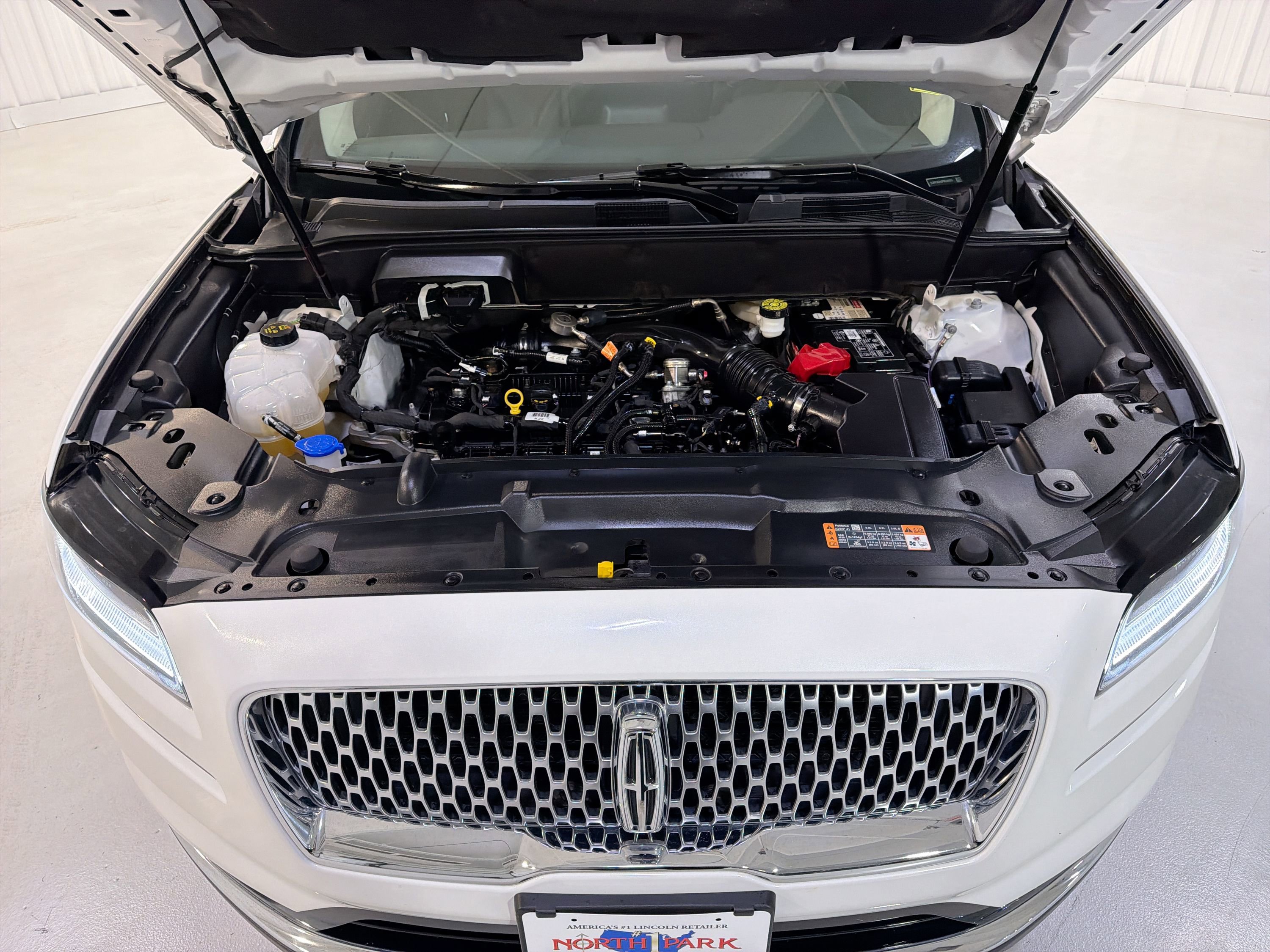 Used 2023 Lincoln Nautilus FWD w/ Premium Package image 30