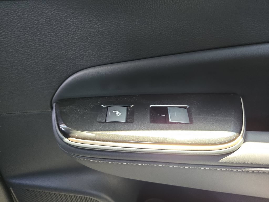 Certified 2025 Toyota Crown AWD/4WD image 12