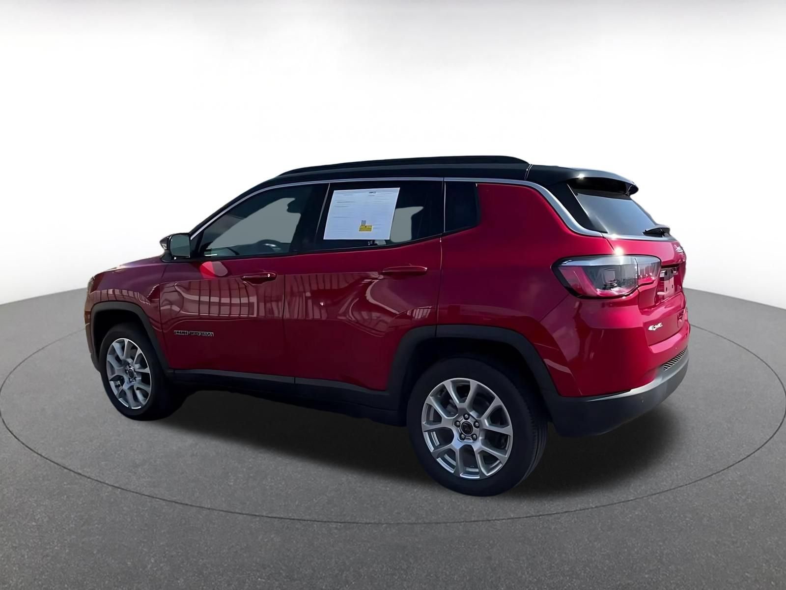 Used 2025 Jeep Compass Limited AWD/4WD image 8