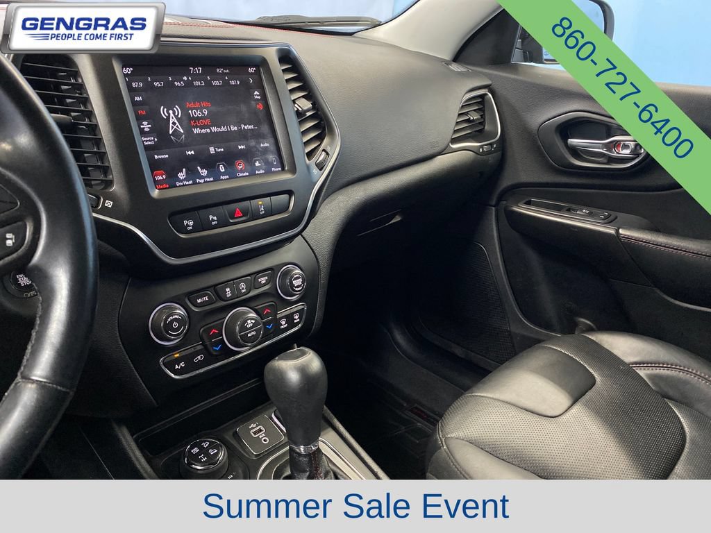 Used 2020 Jeep Cherokee Trailhawk AWD/4WD image 16