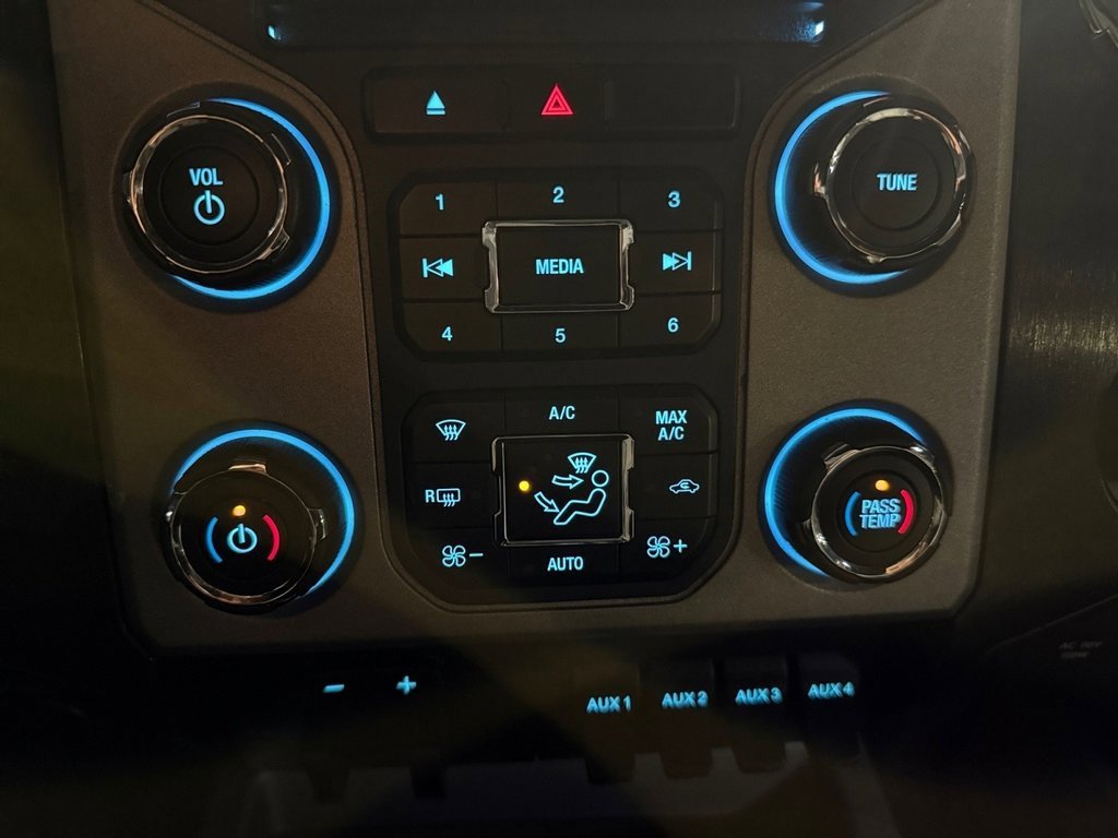 Used 2015 Ford F350 Lariat w/ Lariat Ultimate Package image 32