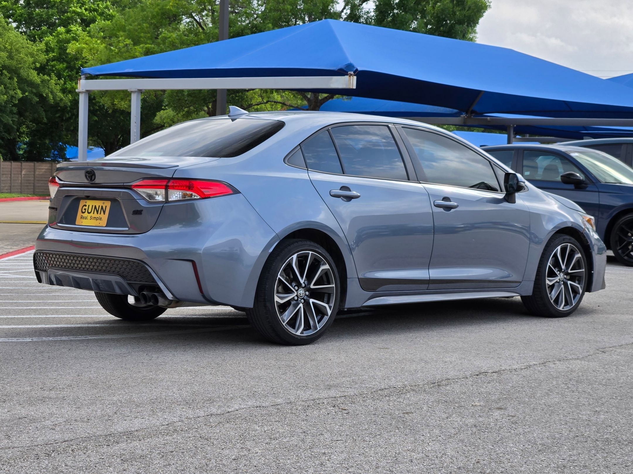 Used 2022 Toyota Corolla SE FWD image 3