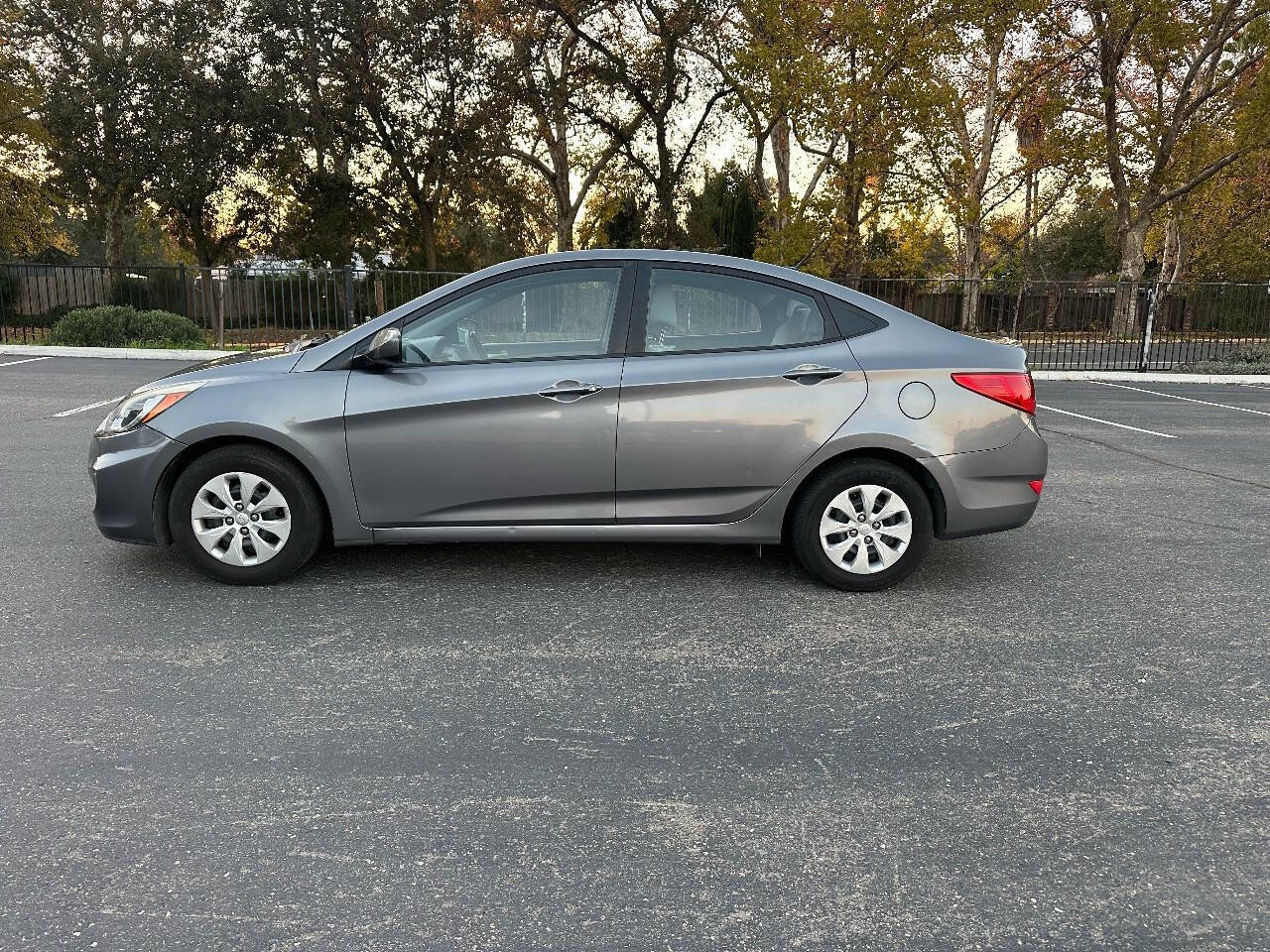 Used 2015 Hyundai Accent GLS image 7