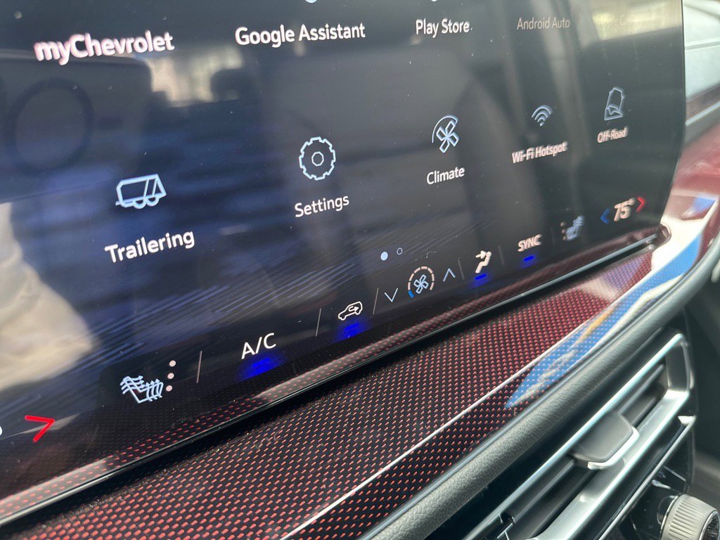 New 2026 Chevrolet Traverse Z71 w/ Driver Confidence Package image 17