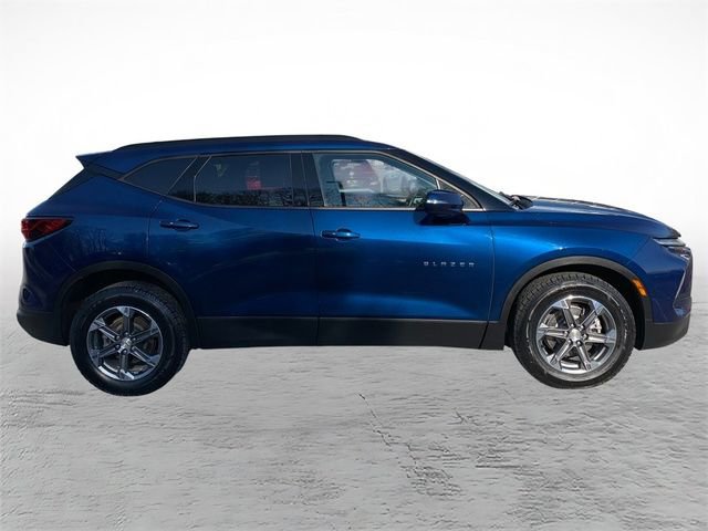 Used 2023 Chevrolet Blazer LT AWD/4WD image 2