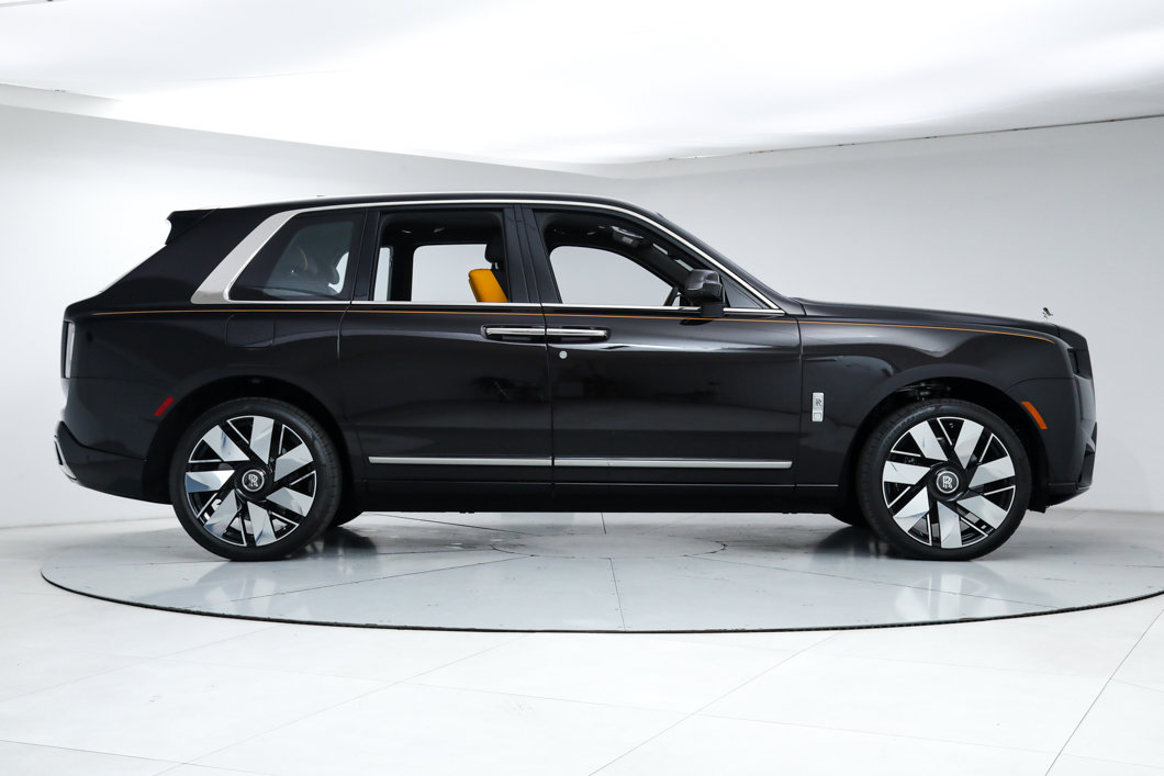 Used 2025 Rolls-Royce Cullinan AWD/4WD image 7