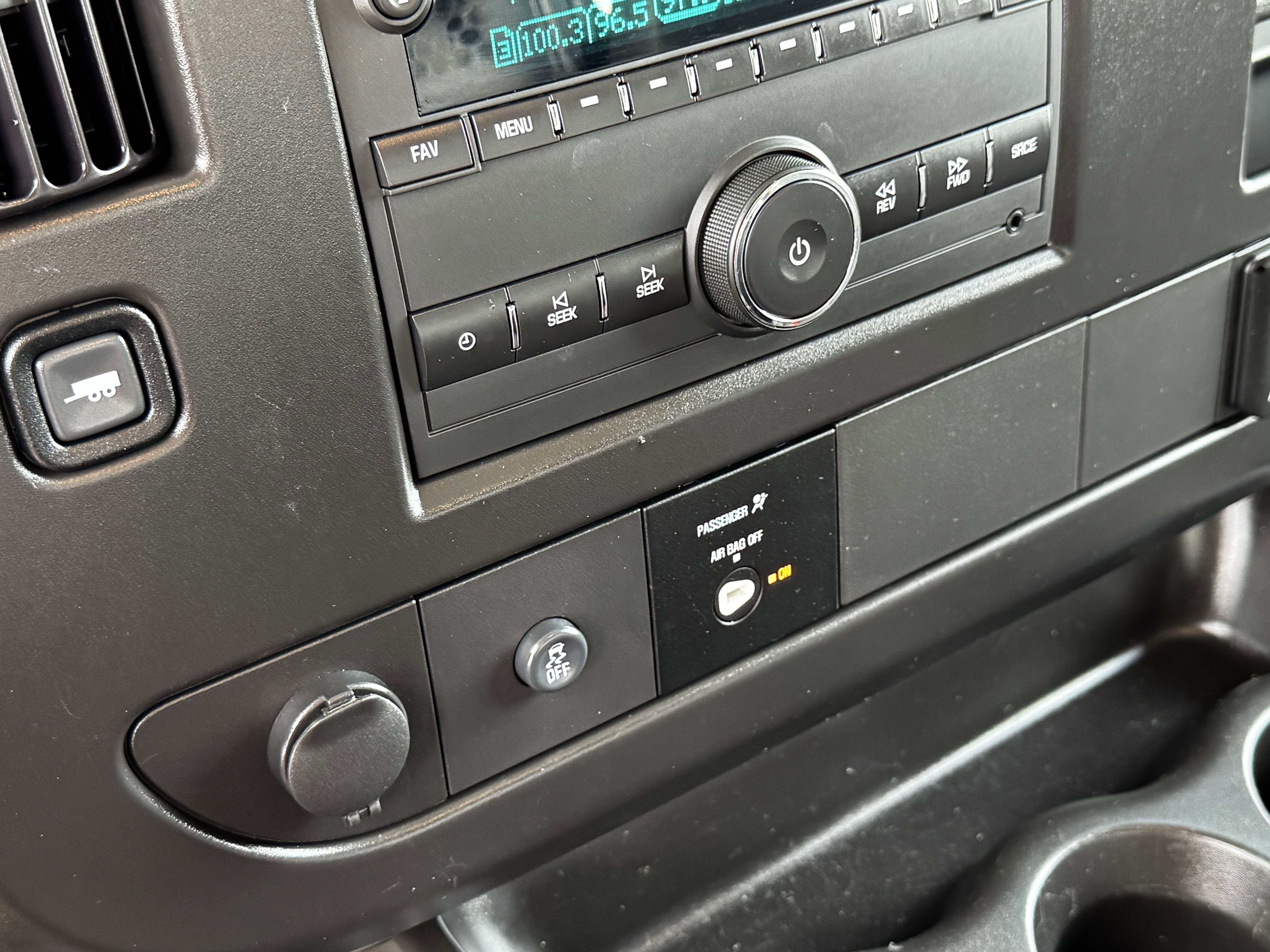 Used 2024 GMC Savana 2500 w/ Driver Convenience Package image 19