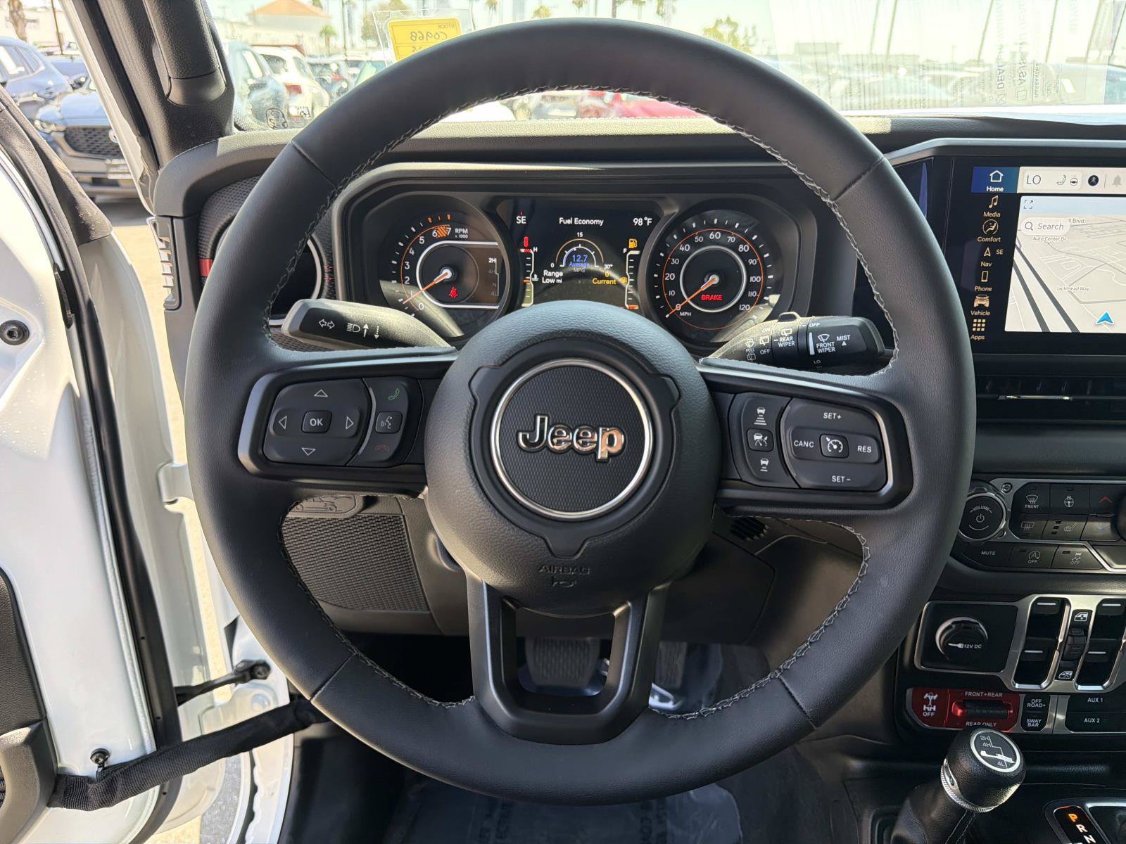 Used 2025 Jeep Wrangler Unlimited Rubicon w/ Safety Group AWD/4WD image 8