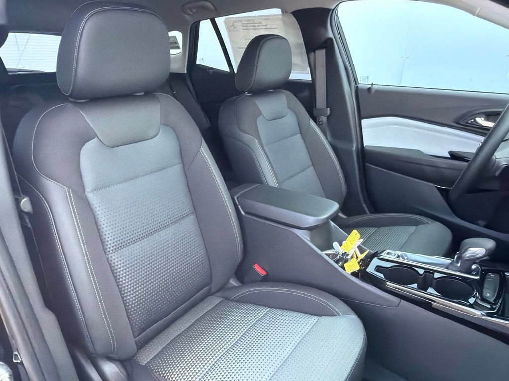 New 2026 Chevrolet Trax LT w/ Driver Confidence Package FWD image 5