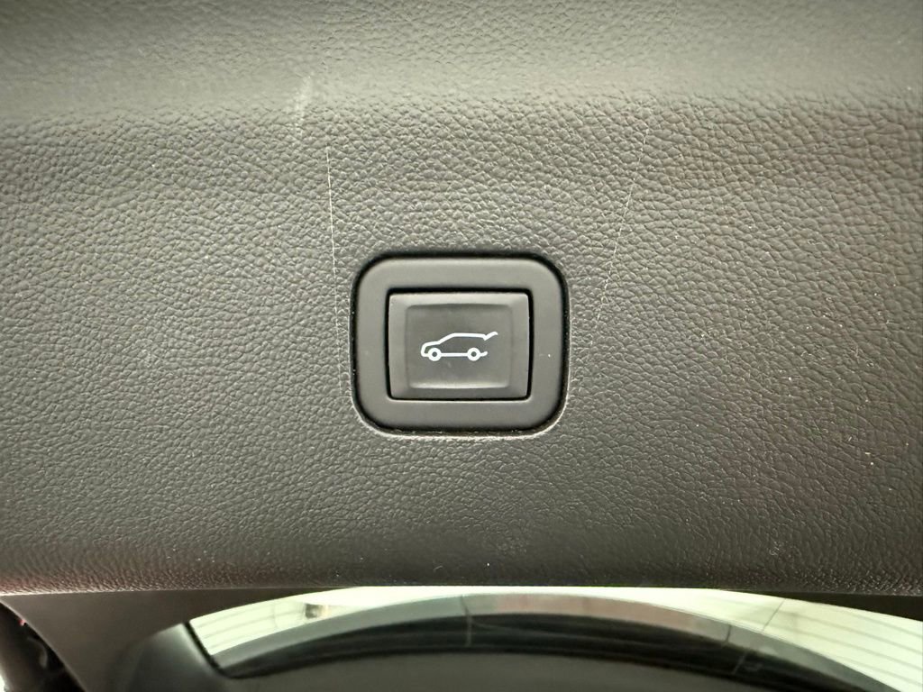Used 2024 Buick Enclave Essence w/ Sport Touring Edition image 17
