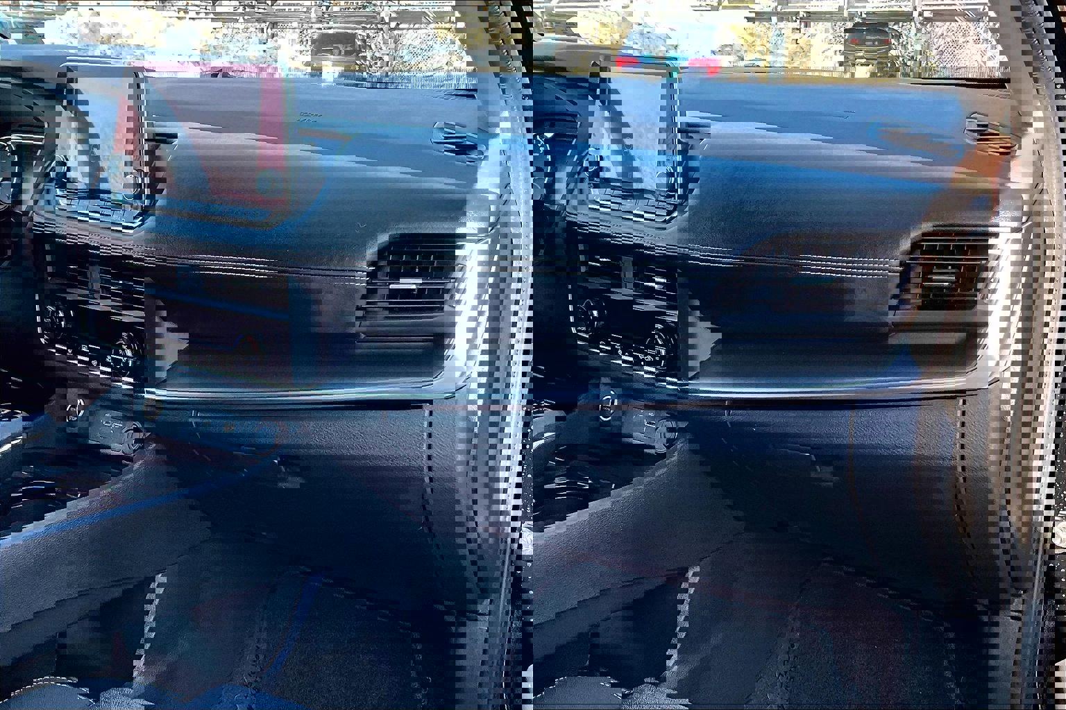 Used 2023 Nissan Rogue SV image 15