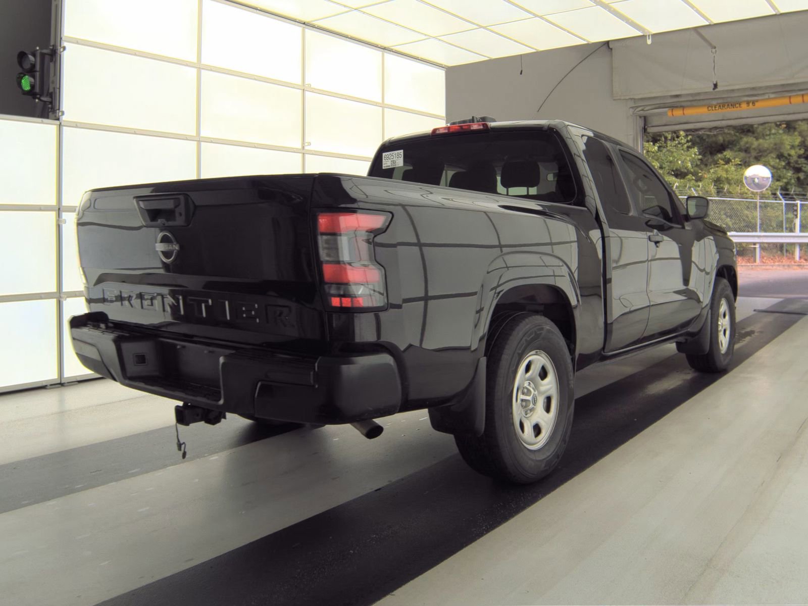 Used 2022 Nissan Frontier S RWD image 8