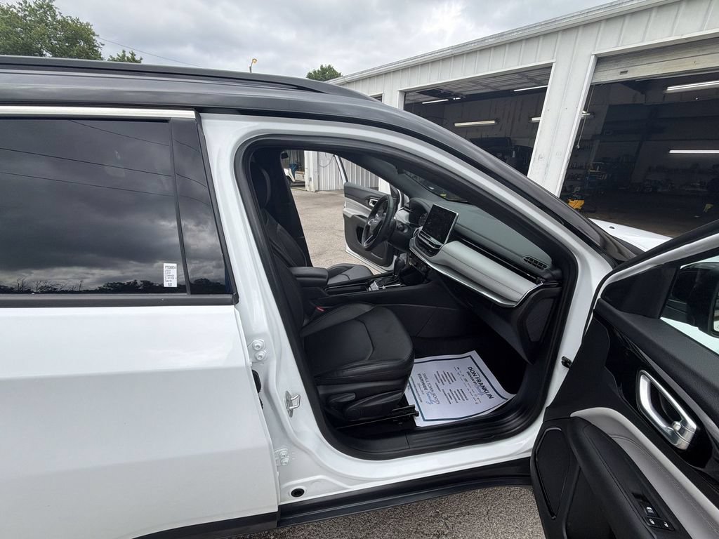 Used 2023 Jeep Compass Limited AWD/4WD image 23