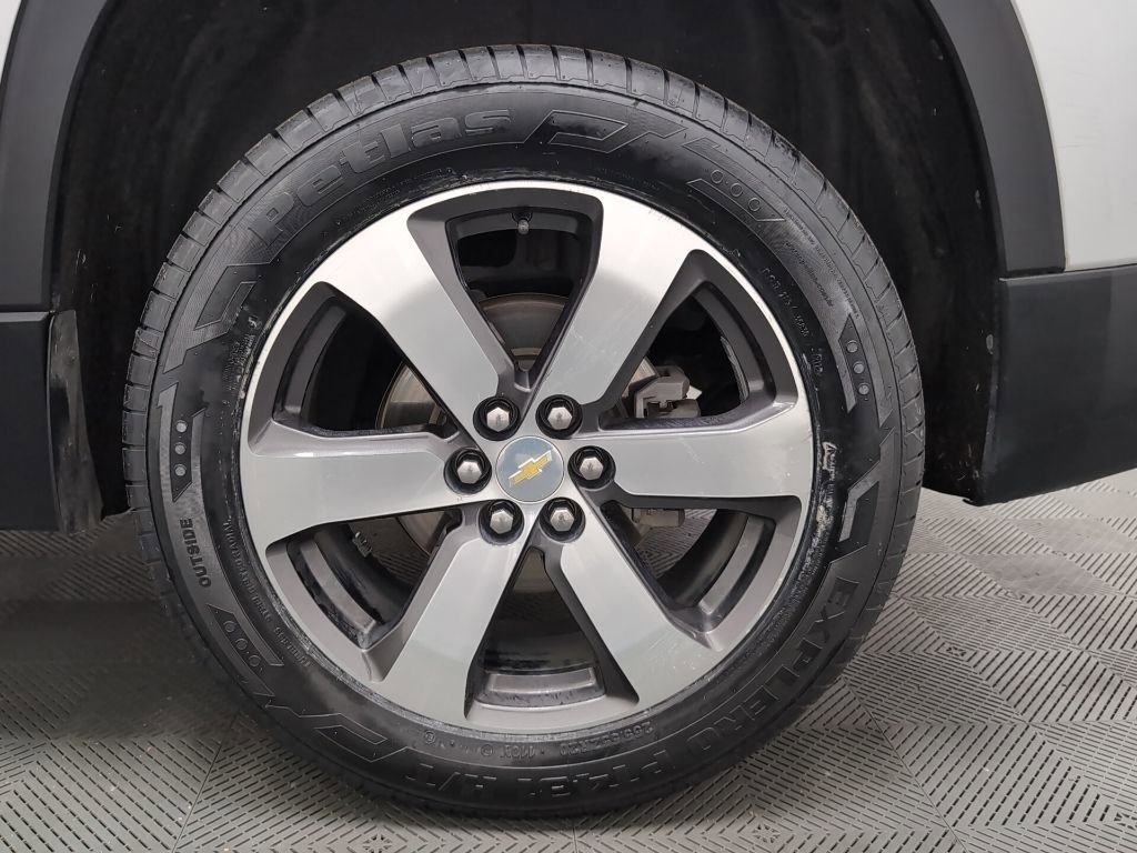 Used 2021 Chevrolet Traverse LT w/ LT Premium Package image 41