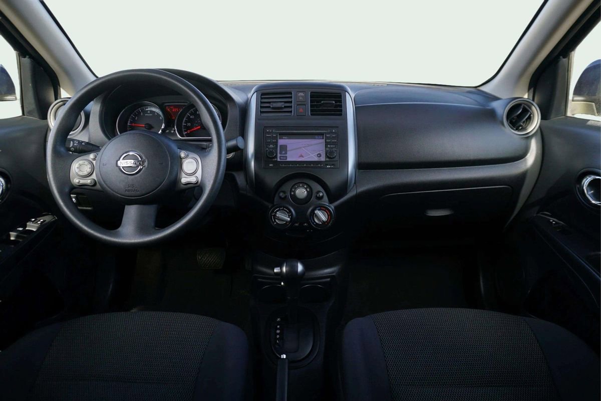 Used 2013 Nissan Versa SL w/ SL Tech Pkg image 18