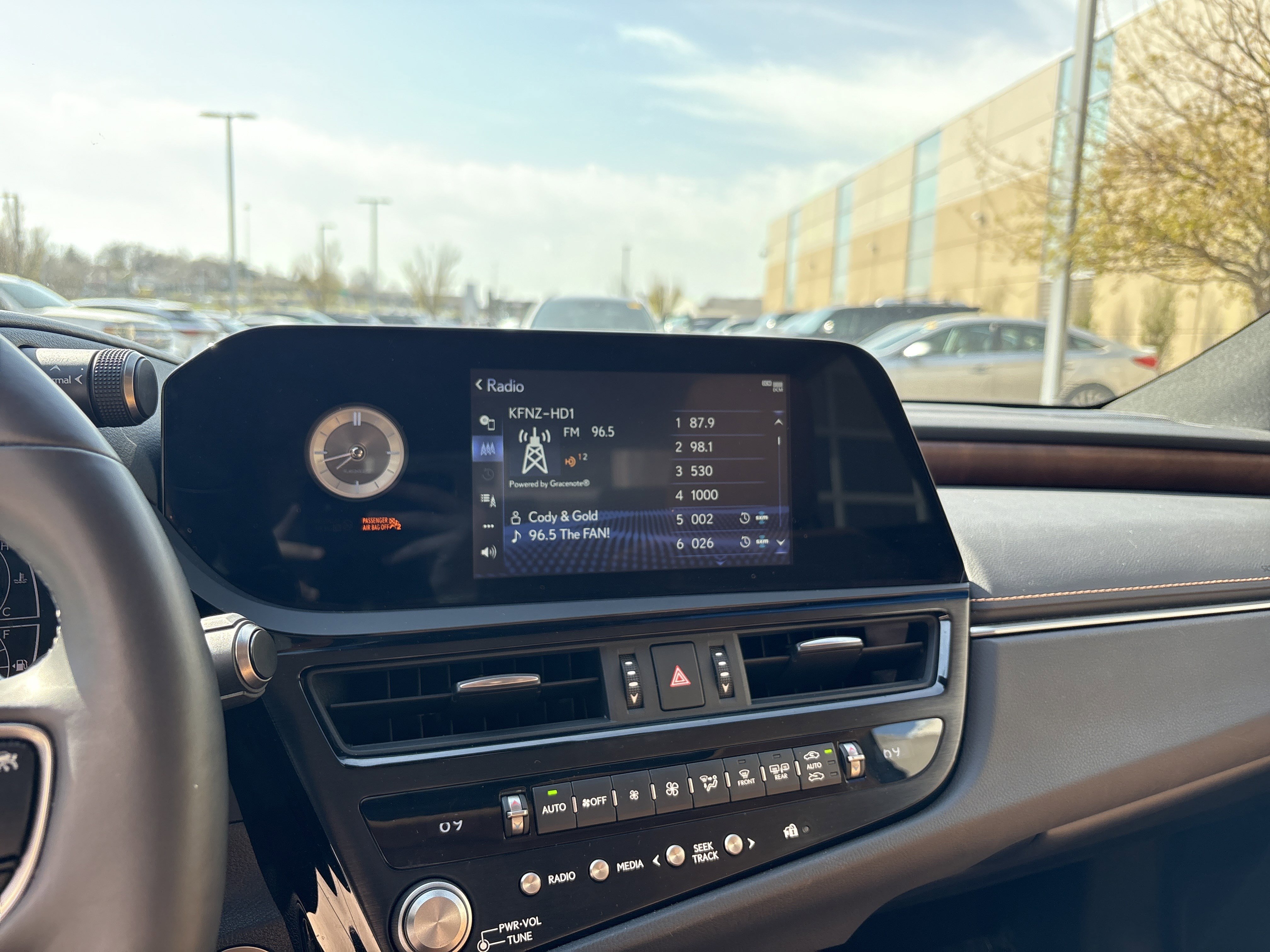 Certified 2022 Lexus ES 250 w/ Premium Package image 23