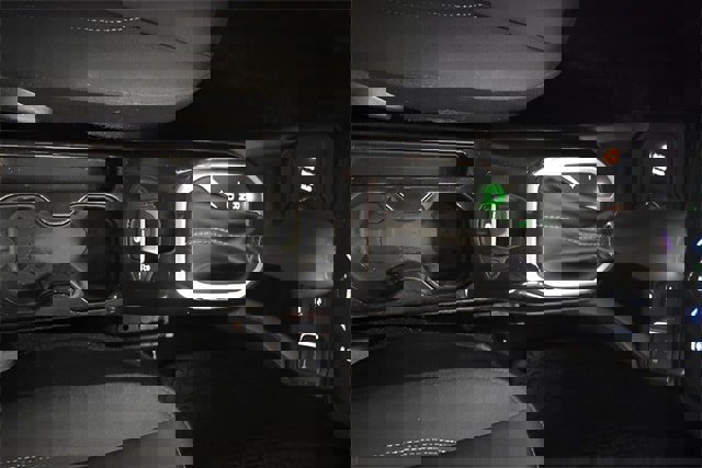 Used 2021 Jeep Renegade Latitude w/ Sun & Sound Group image 33