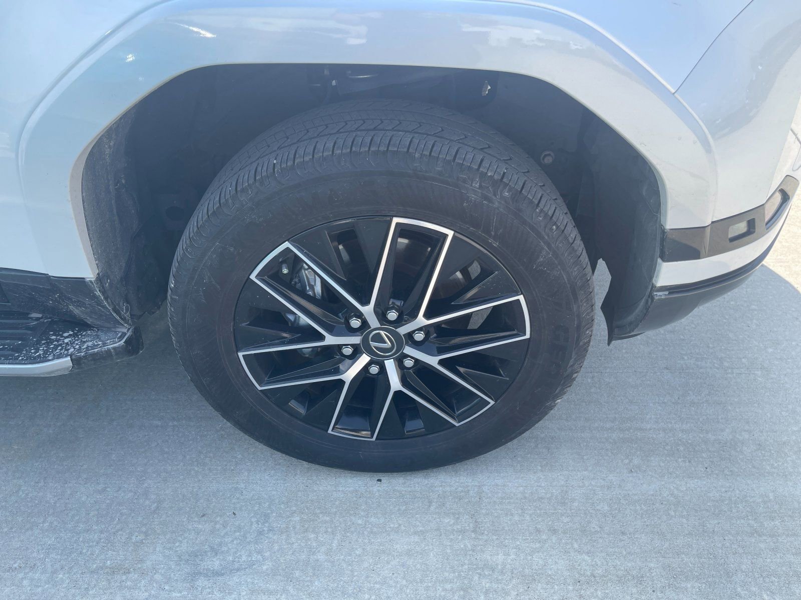 Used 2024 Lexus GX 550 w/ Cold Area Package image 5