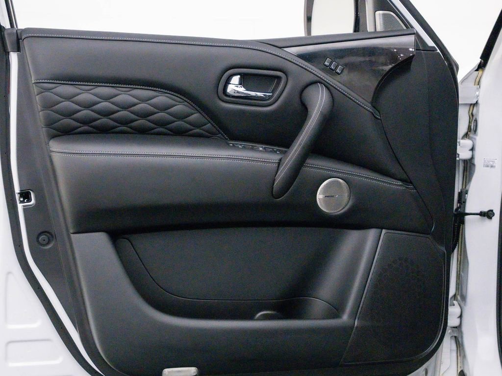 Used 2024 INFINITI QX80 Sensory image 13
