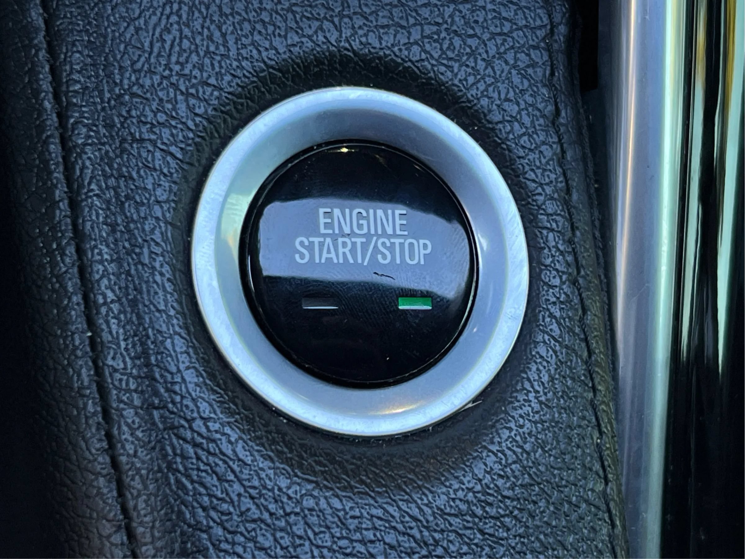 Used 2018 Cadillac Escalade Luxury AWD/4WD image 39